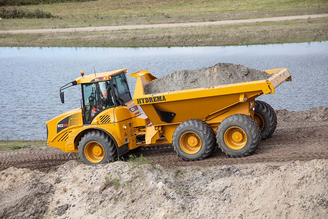 922HM Side Bird View Loaded Down Hill